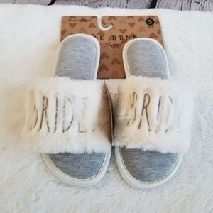 NWT Rae Dunn Sz S (5-6) Bride White Gray Fur Cushioned Soft Slippers New in Pack